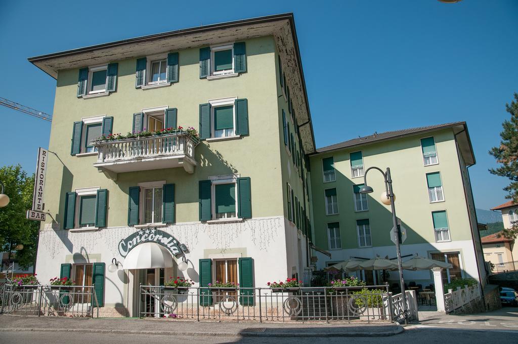 Hotel Concordia Levico Terme Exteriör bild